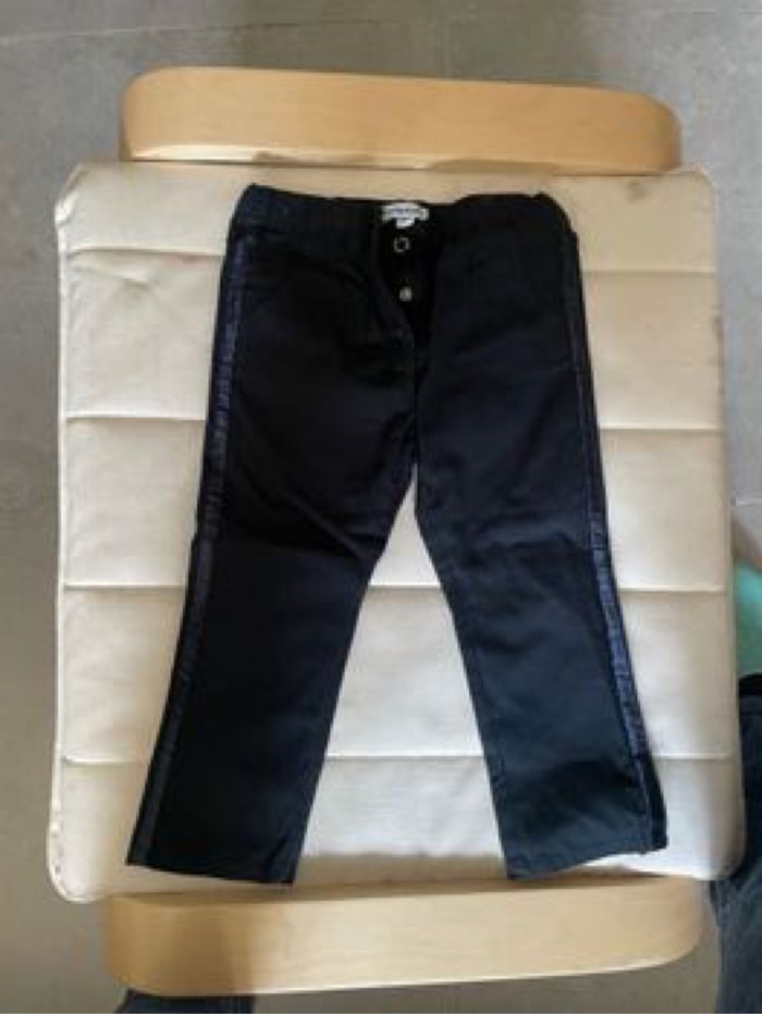 NEUF JAMAIS PORTÉ - Pantalon de soirée noir enfant taille 3 ans NEUF jamais portée 3 ans