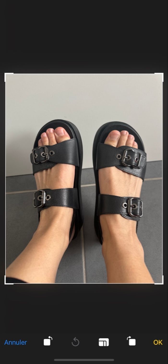 Sandales en cuire noire neuve - photo numéro 4