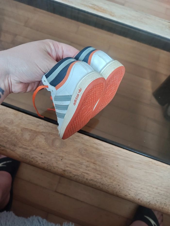 Baskets Adidas p.19 - photo numéro 6