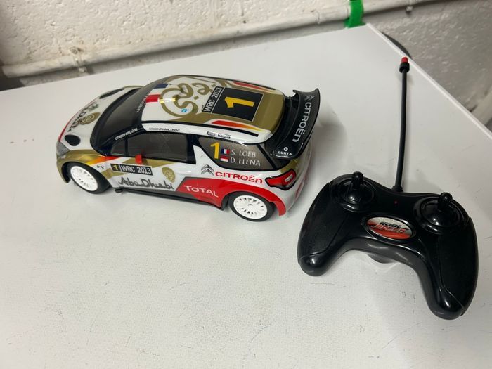 Voiture télécommandée - photo numéro 4