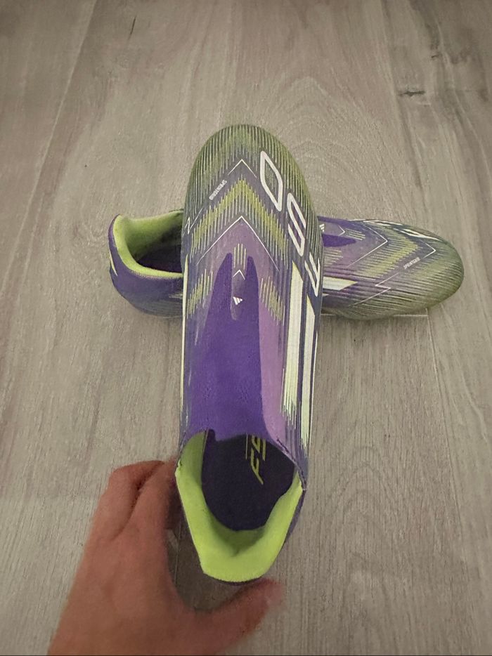 ADIDAS F50 Violette sans lacets