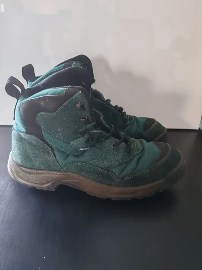 Chaussures de randonnée vertes – Decathlon – taille 44 - photo numéro 2