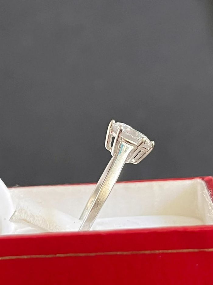 Jolie bague «solitaire » en argent massif avec zircon T. 54 femme TBE - photo numéro 2