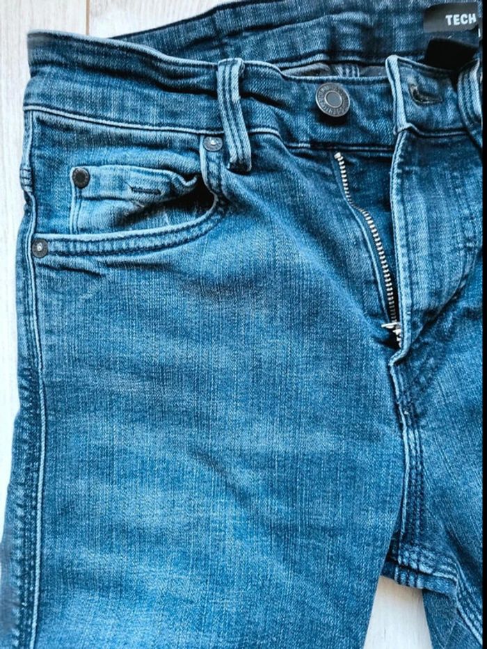 Jean H&M Homme Tech Stretch – Taille 38 FR – coupe slim déchirée – denim bleu extensible - photo numéro 4