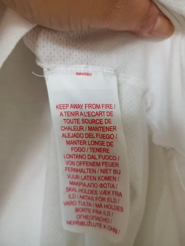 Tee shirt Nike avec capuche 13-15 ans - photo numéro 3