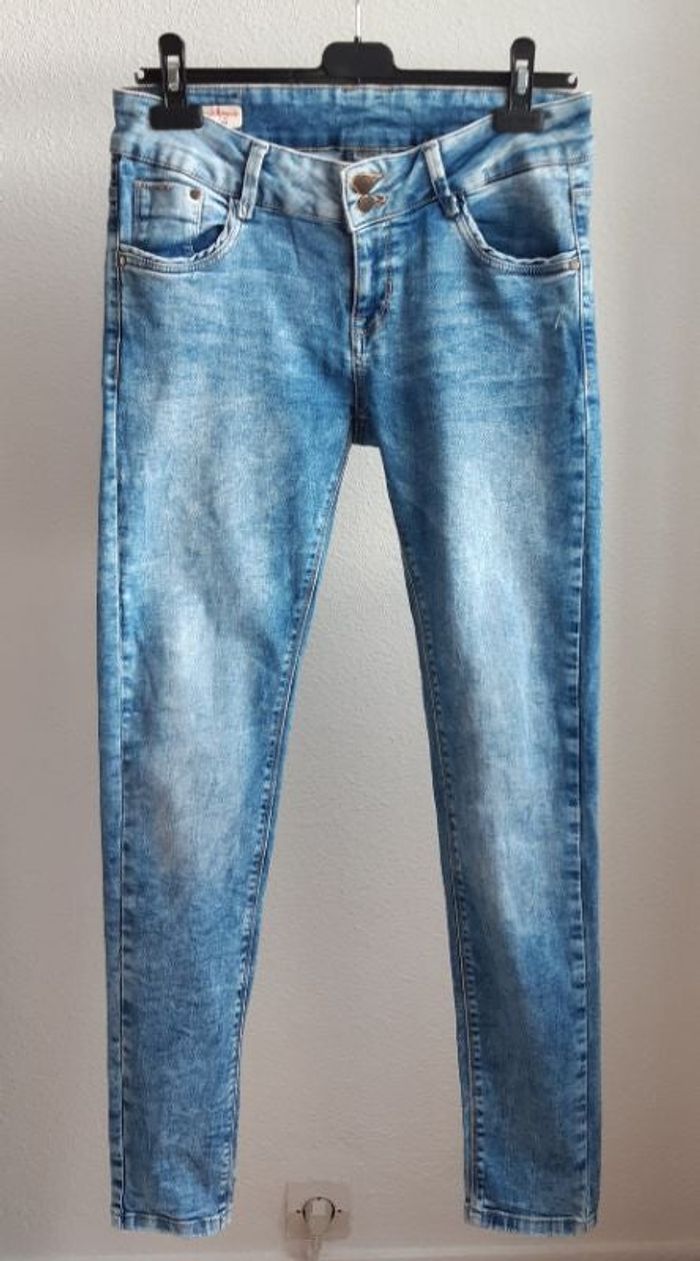 Jean bleu délavé skinny