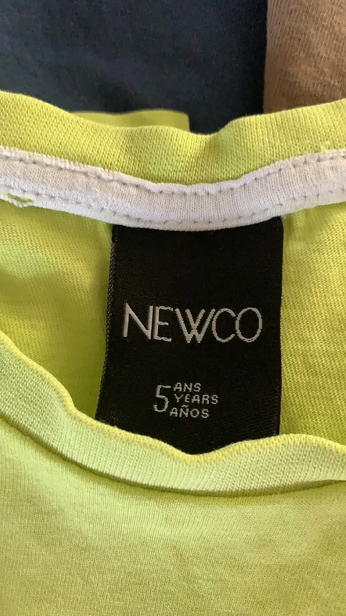 Lot 5 T shirts - photo numéro 2