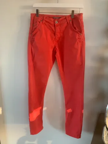 Please jeans T Small