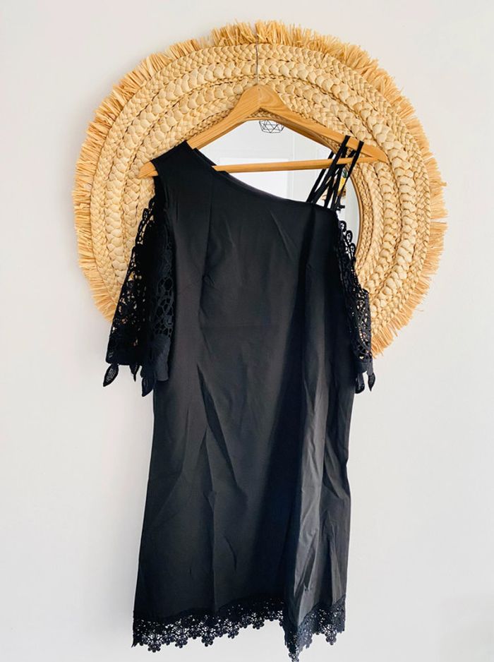 Robe noire avec dentelles neuve taille L - photo numéro 5