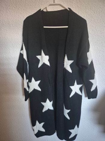 Gilet noir avec étoile s blanche  long