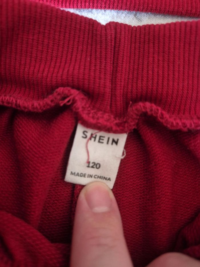 Ensemble bordeaux shein 120 cm - photo numéro 3