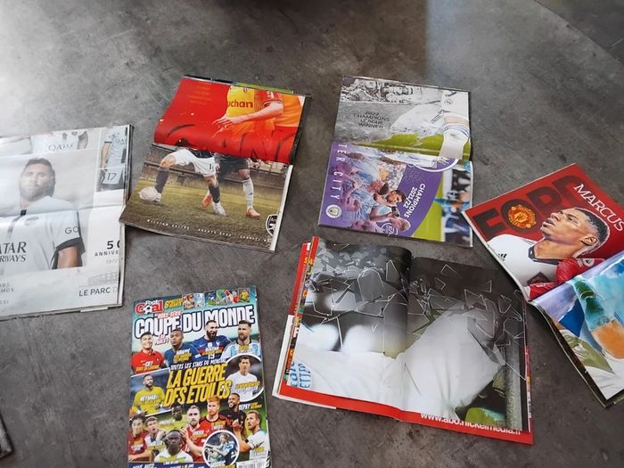 Lot magazines foot avec posters - photo numéro 2