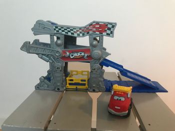 Garage + voiture Tonka Chuck & Friends