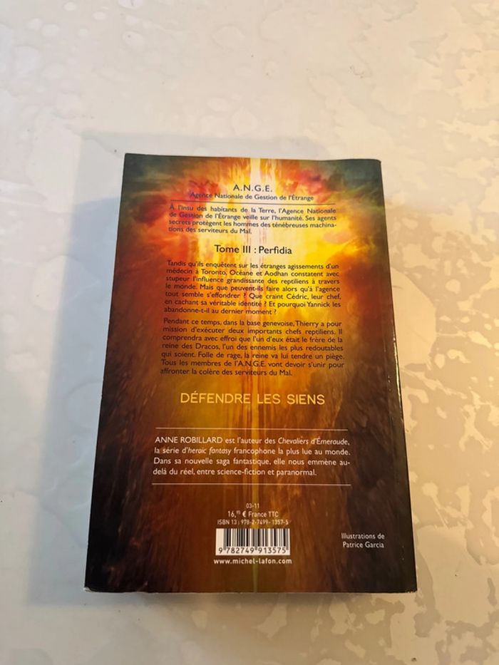 Livre ange - 3 - perfidia - Anne Robillard - photo numéro 2