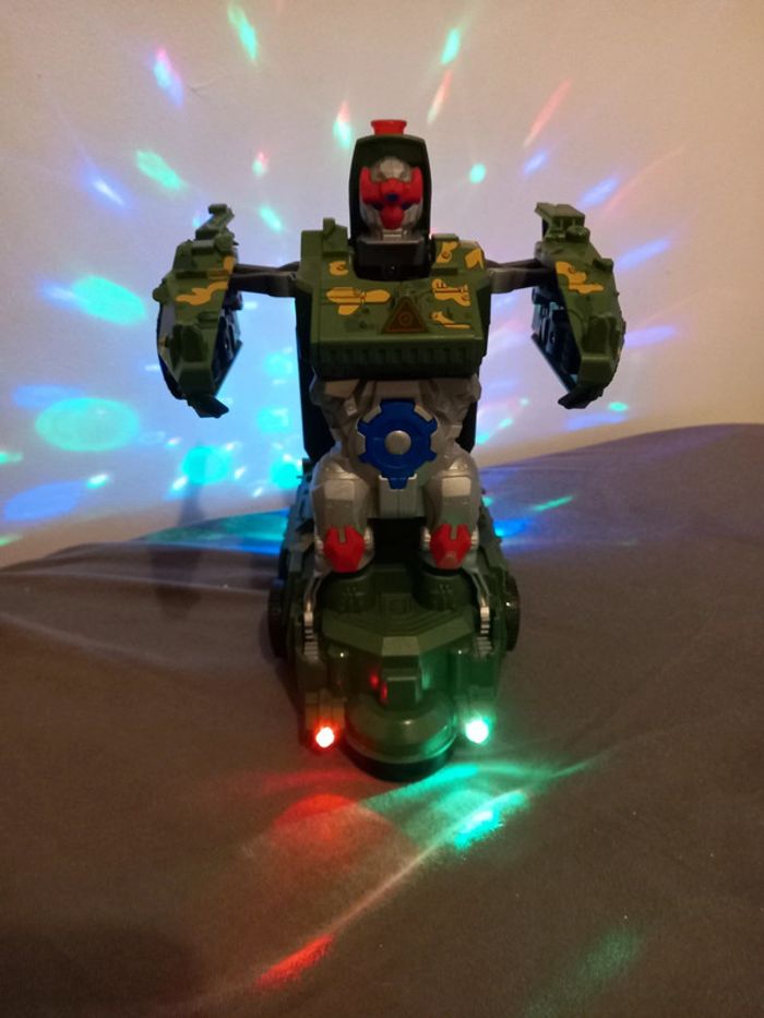 Char robot blindé lumineux sonore - photo numéro 4