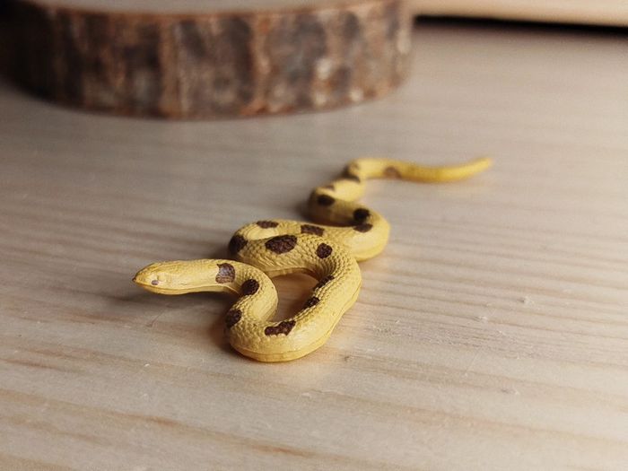 Figurine serpent beige et marron Animal de la savane - photo numéro 2