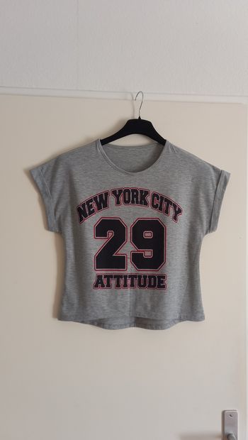 Tee-shirt crop top. 