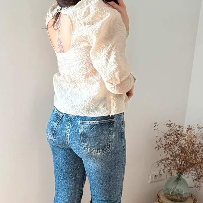 Blouse H&M beige à manches bouffantes et dos nu - photo numéro 3