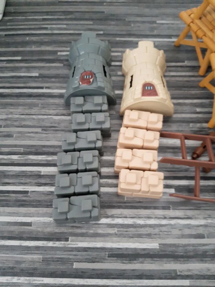 Divers jouets  châteaux forts  année 2000 - photo numéro 2