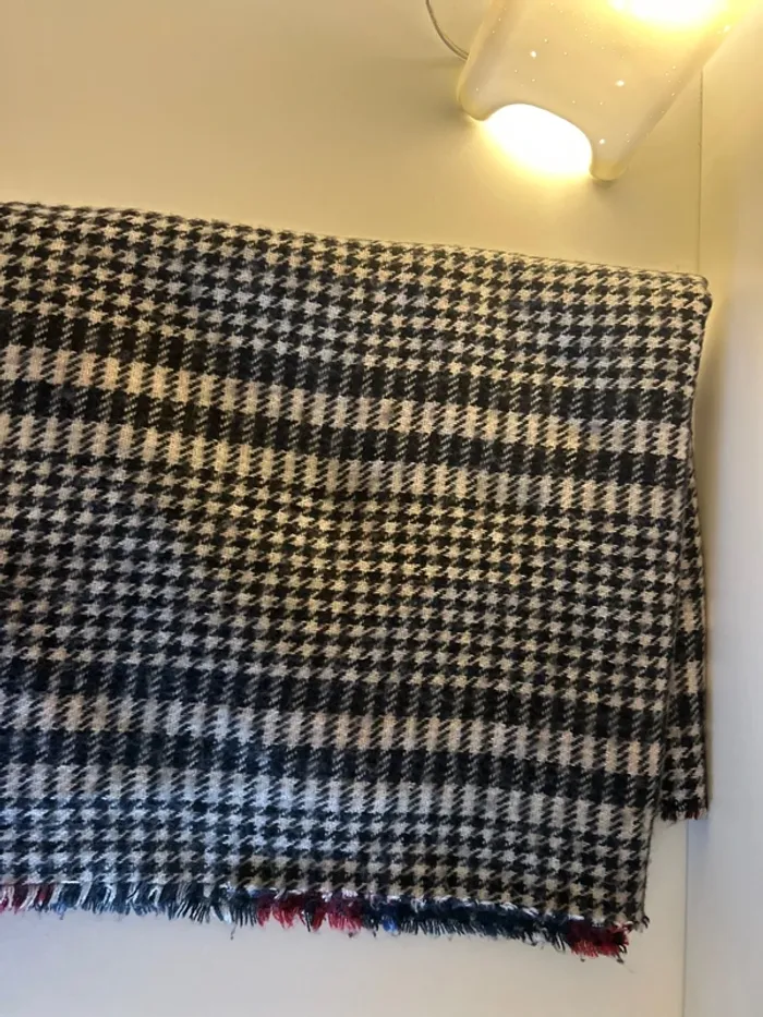 Écharpe à carreaux - photo numéro 3