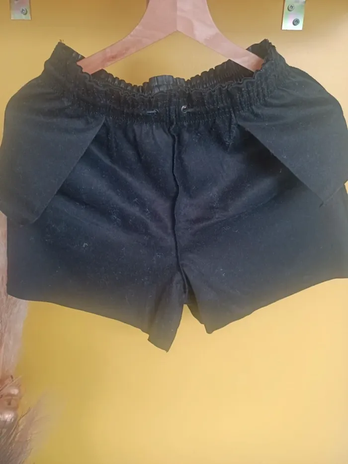 Short en simili cuir taille 14/15ans - photo numéro 7
