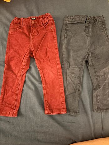 Lot de deux jeans fille T23/24 mois Kiabi/Orchestra