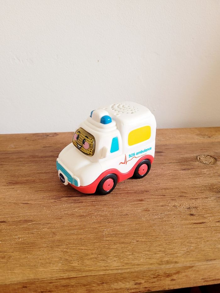 Prudence SOS ambulance Vtech