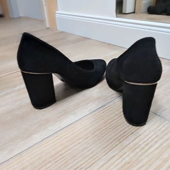 Escarpins noirs en velours T38 TBE
