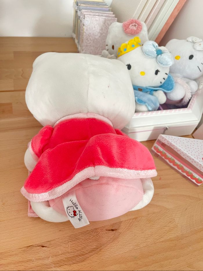 Lot  5 peluches hello Kitty - photo numéro 7