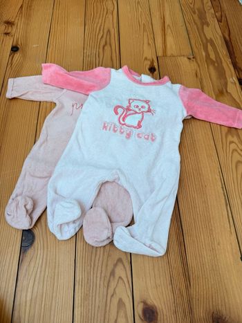 Lot 2 pyjamas rose 1 mois
