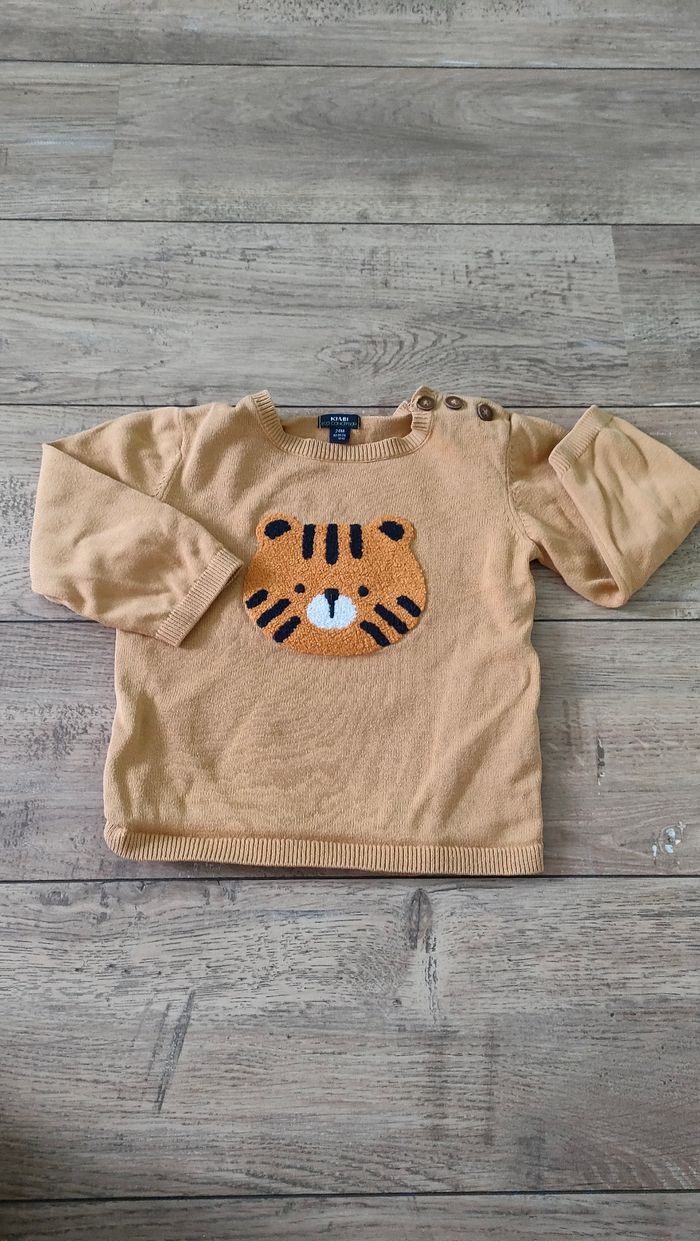 Pull 24 mois kiabi tigre.