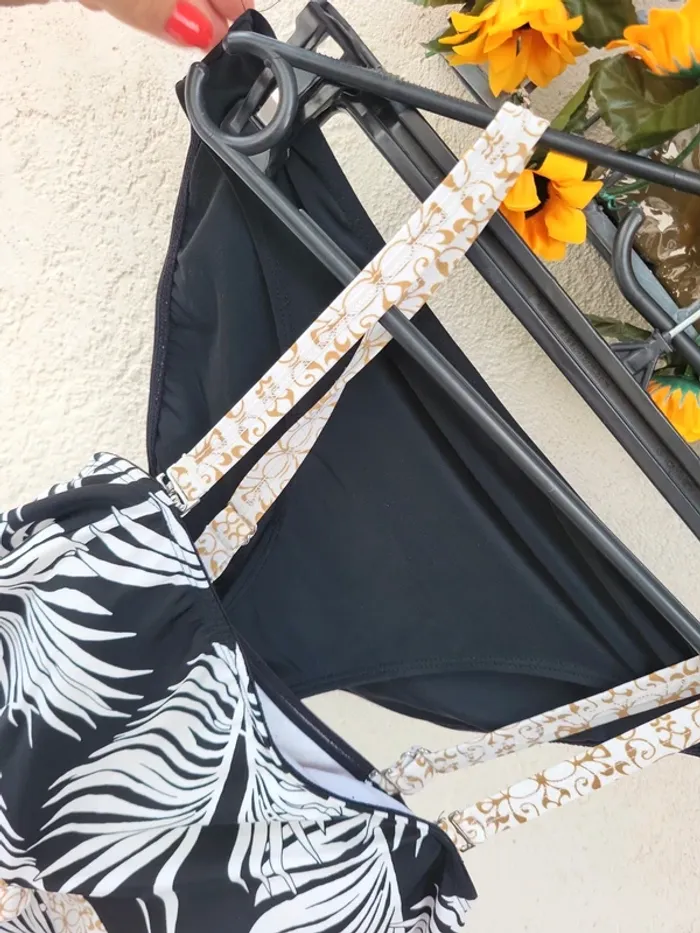 Ensemble maillot de bain 2 pièces. - photo numéro 3