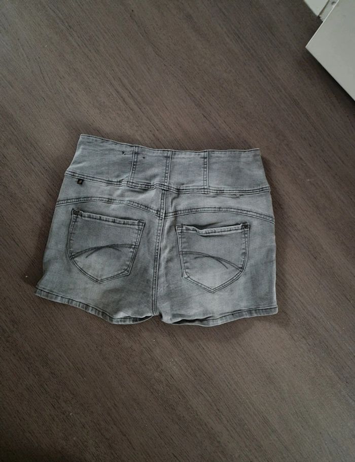 Short jean taille haute - photo numéro 2