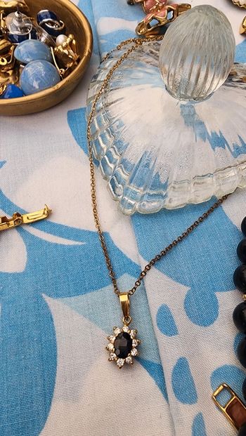 Jolie chaîne années 80's et petit pendentif strass