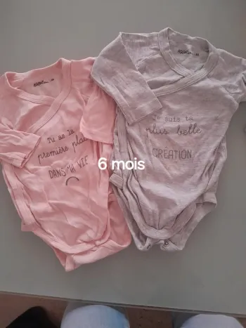 2 body fille 6 mois