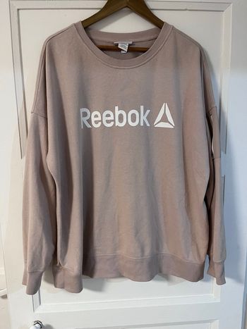 Sweat homme Reebok.