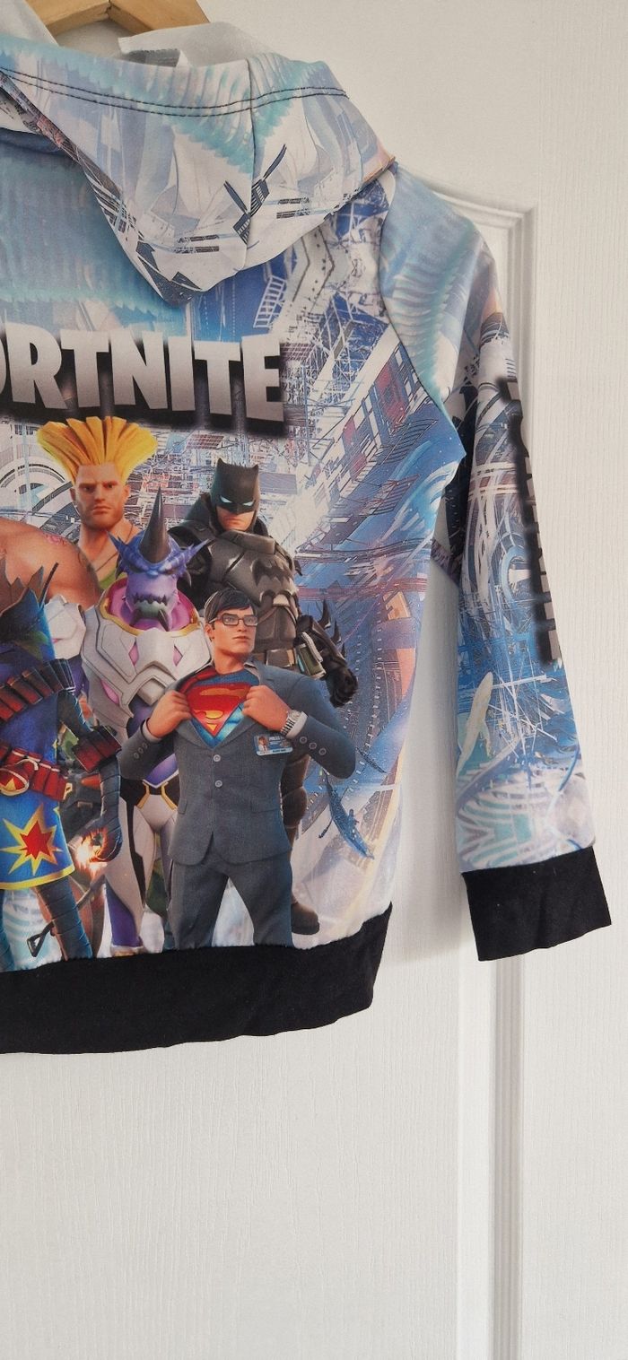 Sweet avec capuche a motif  fortnite Taille 10ans - photo numéro 10
