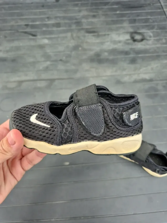 Baskets nike ouvertes 25 - photo numéro 2