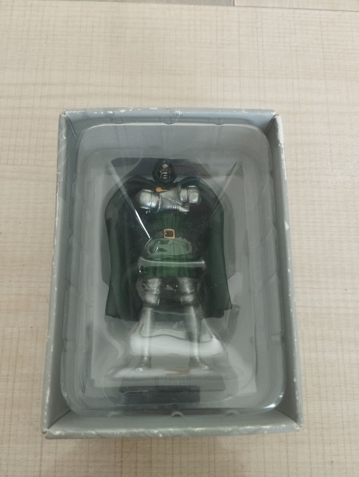 Figurine Marvel docteur fatalis en plomb