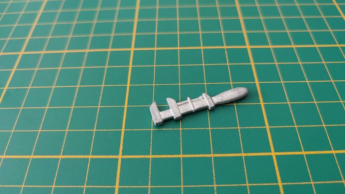 Arme clef anglaise en l'état Cluedo miro-meccano pièce détachée jeu de société #E26 - photo numéro 2