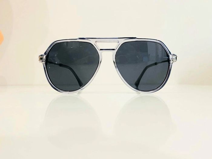 Lunette de soleil homme grise transparente et argentée UV protection catégorie 3 - photo numéro 2
