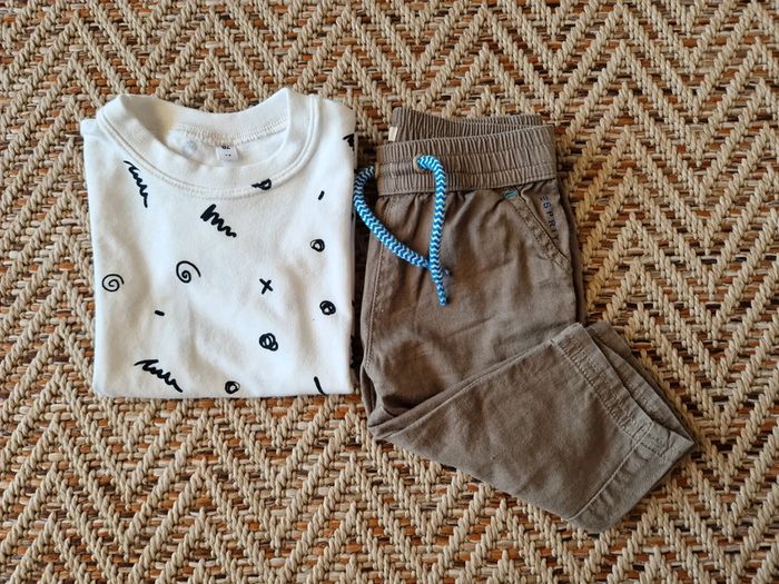 Ensemble pantalon esprit kaki et t-shirt blanc à motifs 3 mois - photo numéro 2
