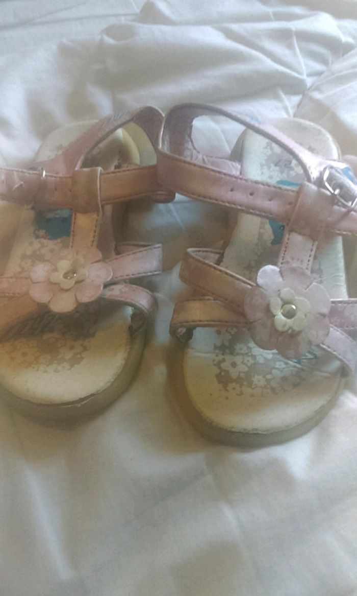 Nu pieds t 27 - photo numéro 2