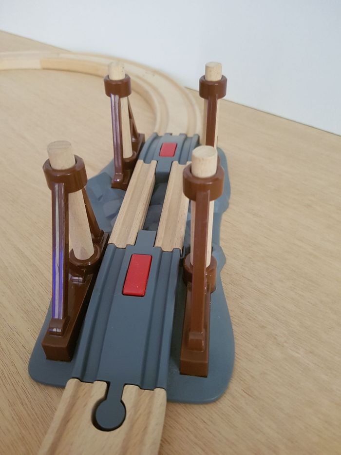 Brio world circuit de train en bois âge d'or du rail - photo numéro 5