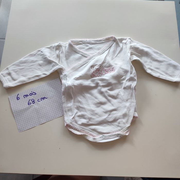 Lot 6 mois: pyjamas, bodies, pull, gilet - photo numéro 7