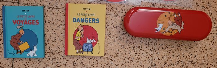 Lot articles Tintin - 5 DVD, 4 livres sur BD, 2 mini livres et un plumier - photo numéro 4