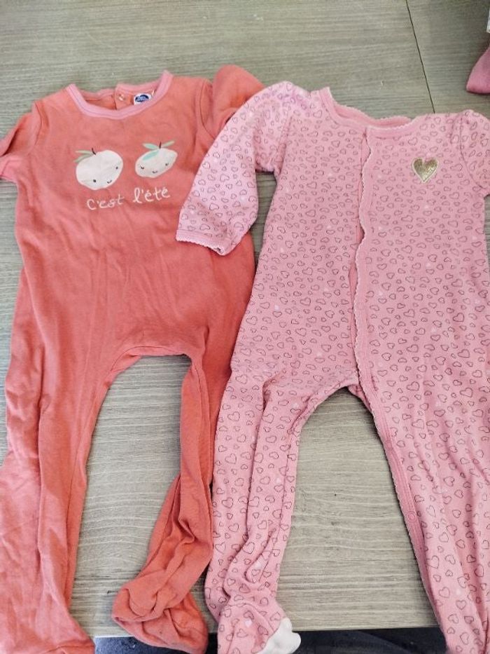 Lot de 3 leggings taille 24 mois  Plusieurs marques