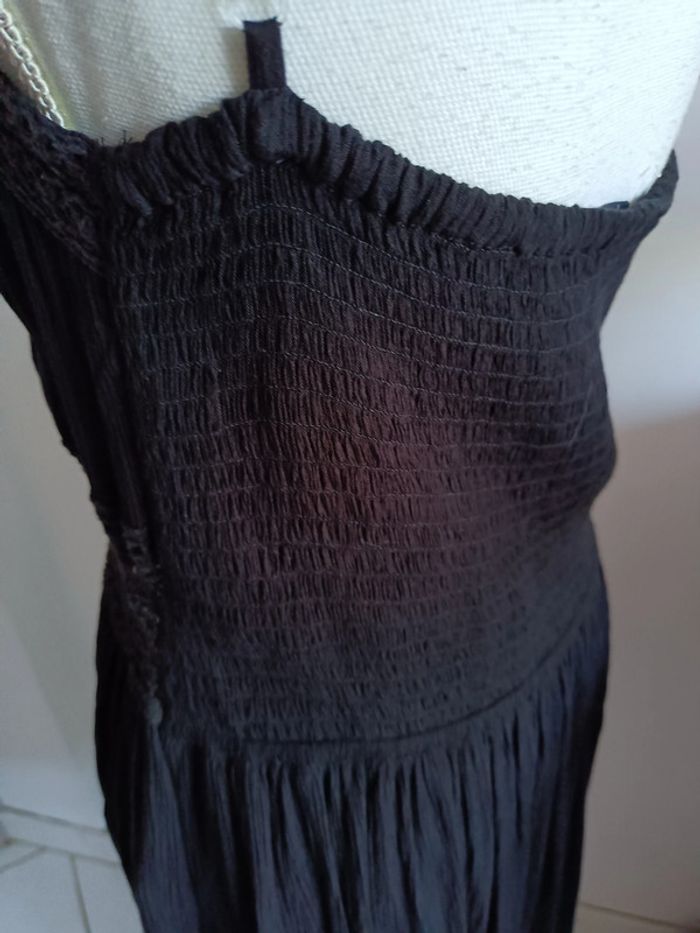 Joli robe noire tissus crêpe Neuve - photo numéro 9