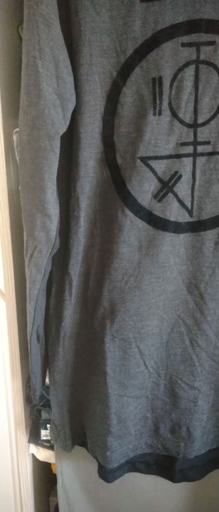 Tee très long flocage velours gris et noir neuf garçon 14 ans kiabi - photo numéro 5