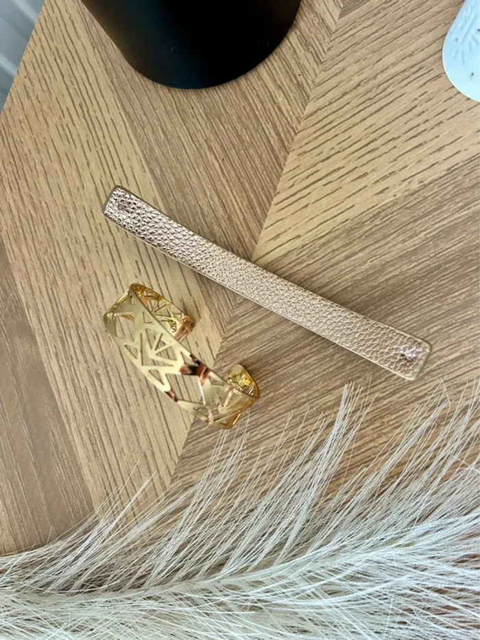 Superbe manchette dorée avec lien en simili cuir réversible - photo numéro 7